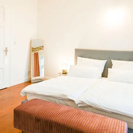 120qm Denkmal In Mit Stuck Und Balkon - Beuys - Apartment Krefeld