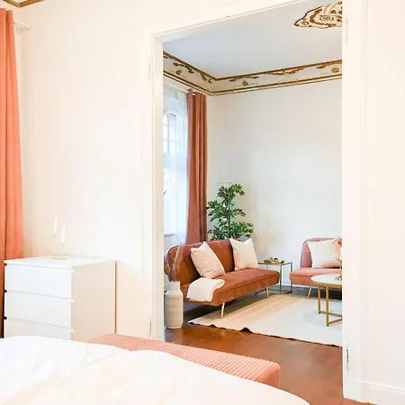 דירה 120qm Denkmal In Mit Stuck Und Balkon - Beuys - *