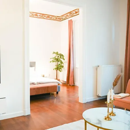 120qm Denkmal In Mit Stuck Und Balkon - Beuys - דירה קרפלד