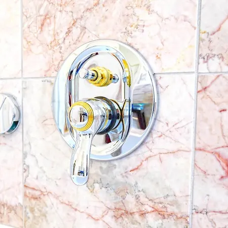 120qm Denkmal In Mit Stuck Und Balkon - Beuys - דירה קרפלד