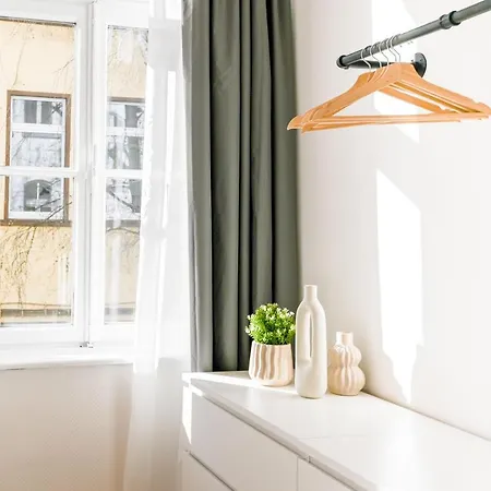 120qm Denkmal In Mit Stuck Und Balkon - Beuys - קרפלד