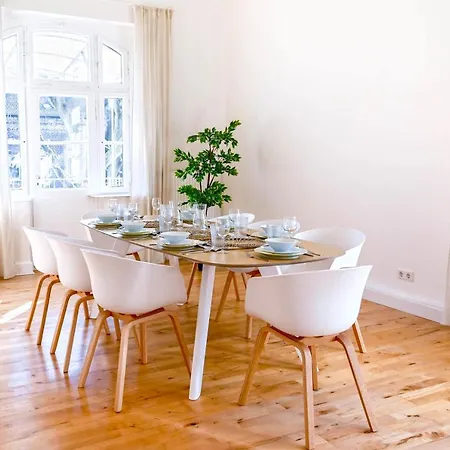 120qm Denkmal In Mit Stuck Und Balkon - Beuys - דירה קרפלד