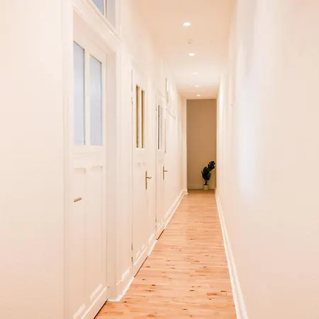 120qm Denkmal In Mit Stuck Und Balkon - Beuys - דירה קרפלד