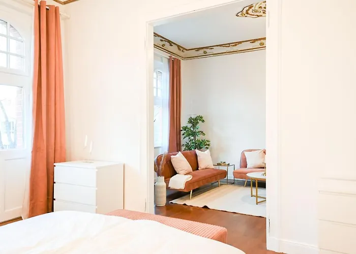 Lejlighed 120qm Denkmal In Mit Stuck Und Balkon - Beuys - *