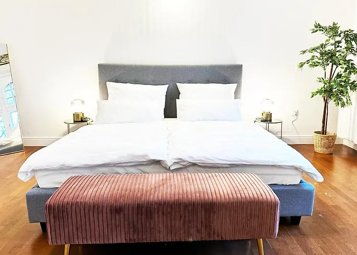 120qm Denkmal In Mit Stuck Und Balkon - Beuys - * Krefeld