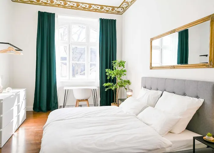 120qm Denkmal In Mit Stuck Und Balkon - Beuys - Krefeld