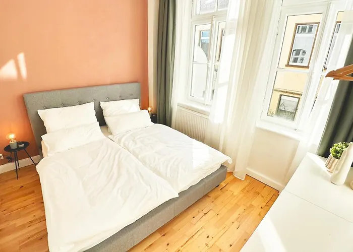 Lejlighed 120qm Denkmal In Mit Stuck Und Balkon - Beuys - *