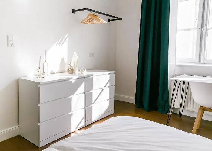 Lejlighed 120qm Denkmal In Mit Stuck Und Balkon - Beuys -